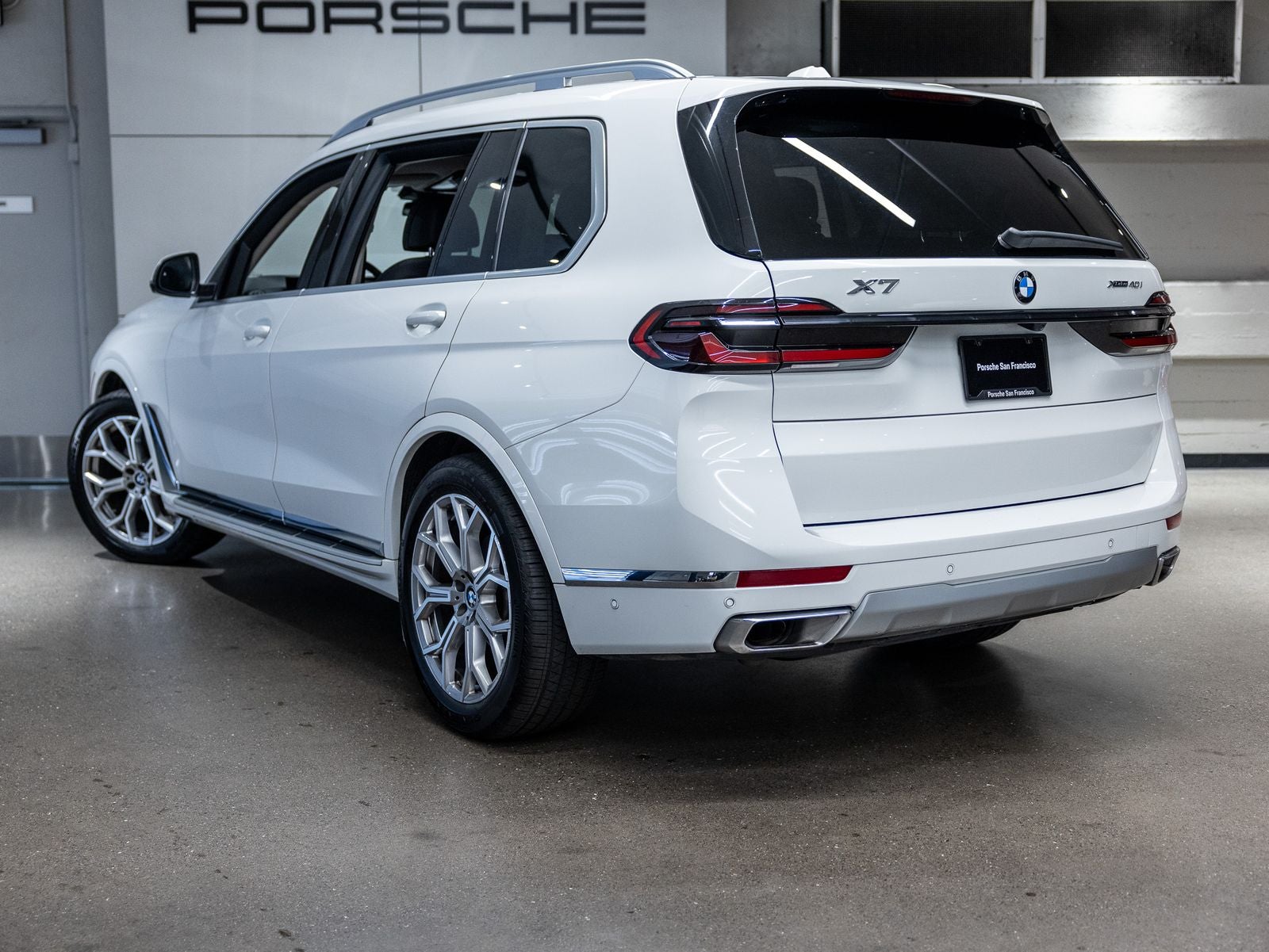 2025 BMW X7 xDrive40i