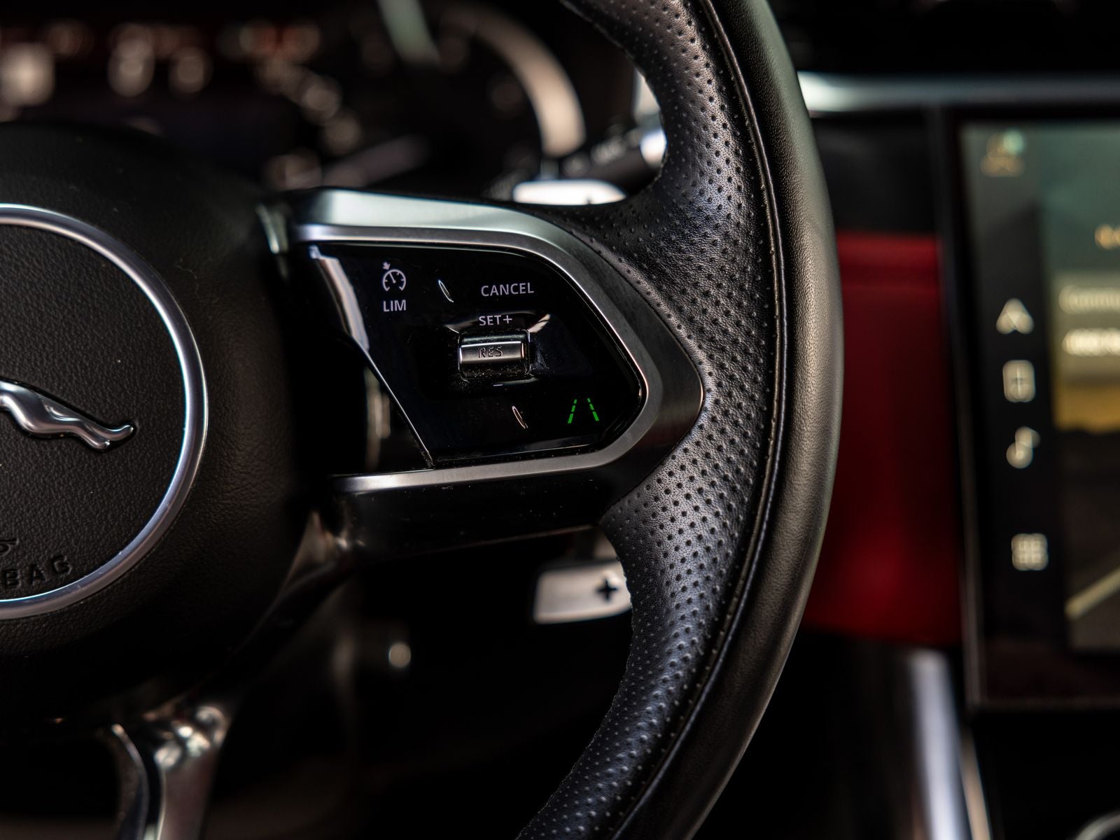 2022 Jaguar XF R-Dynamic SE