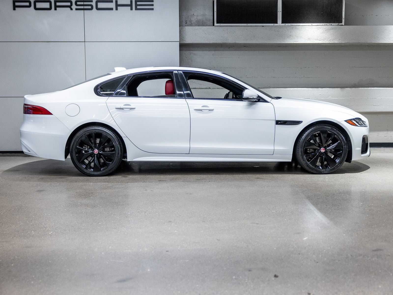 2022 Jaguar XF R-Dynamic SE