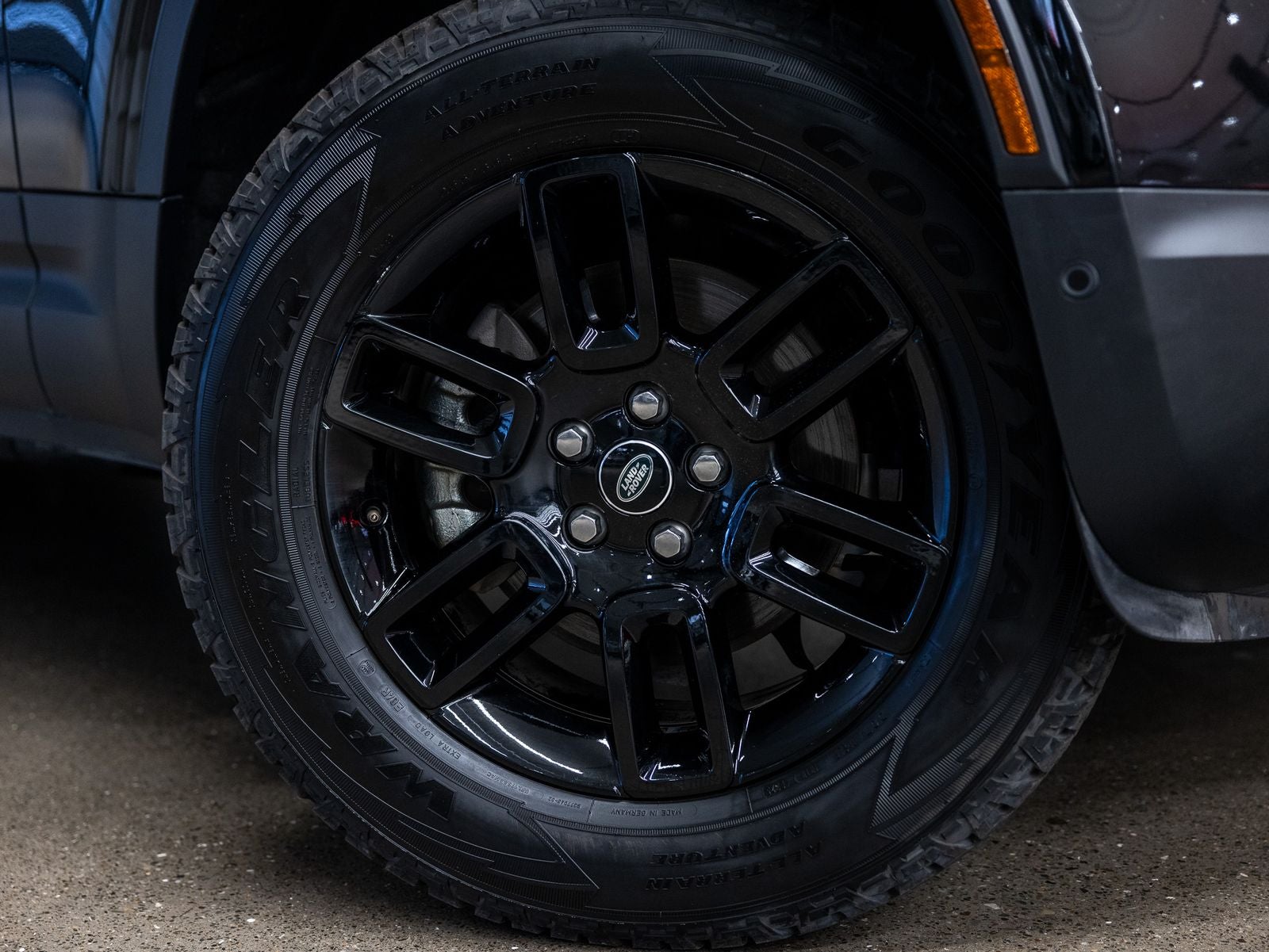 2025 Land Rover Defender 110 S