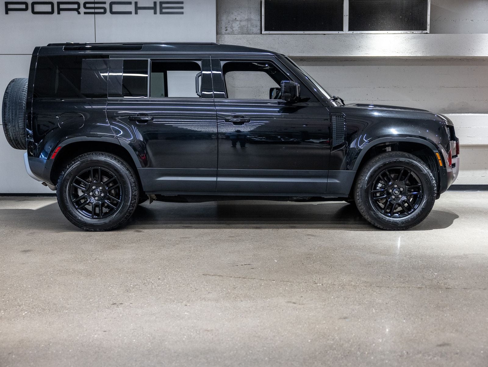 2025 Land Rover Defender 110 S