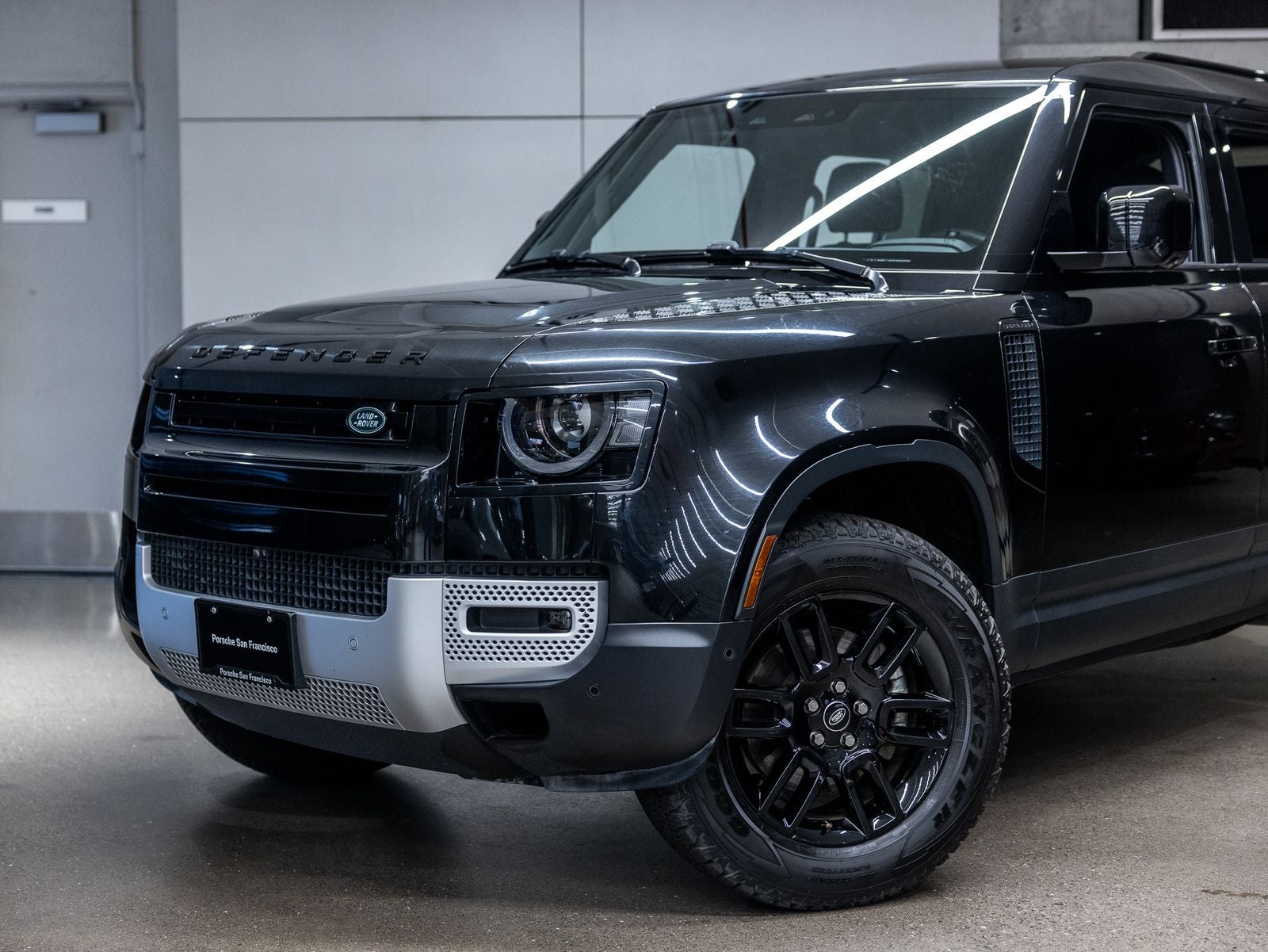 2025 Land Rover Defender 110 S