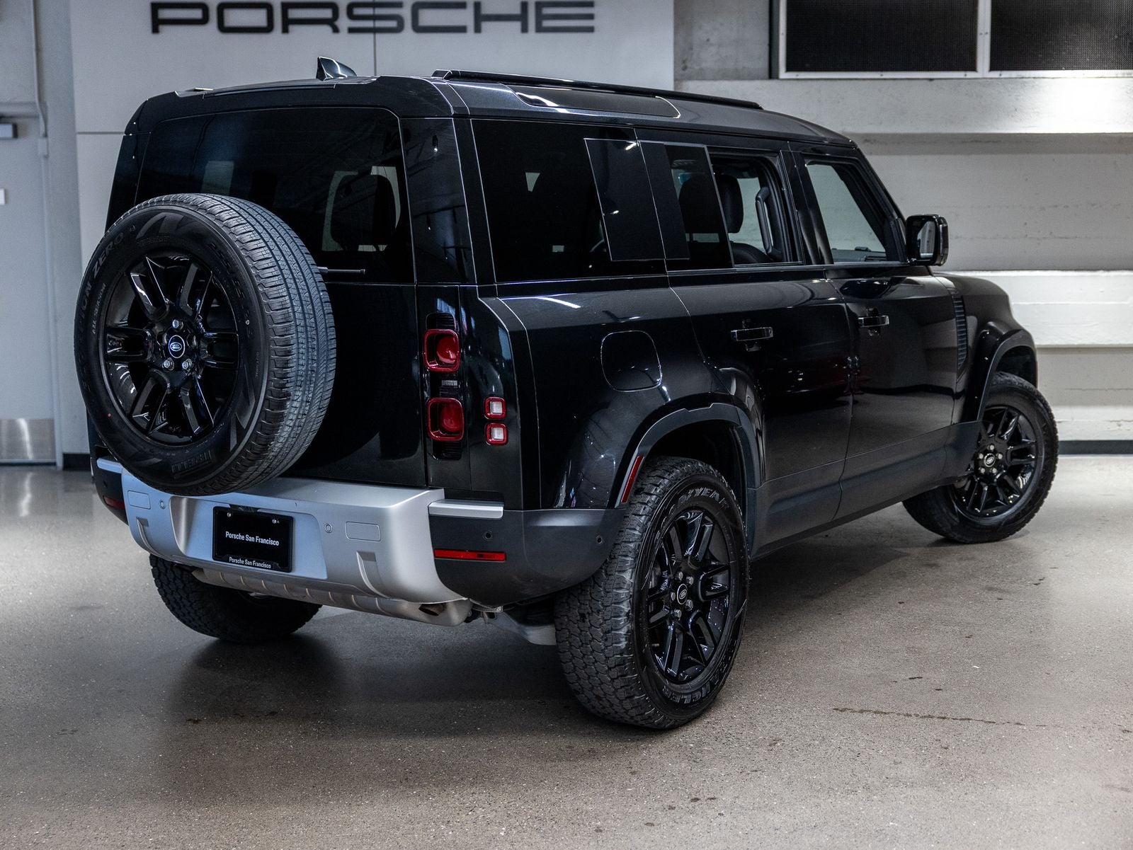 2025 Land Rover Defender 110 S