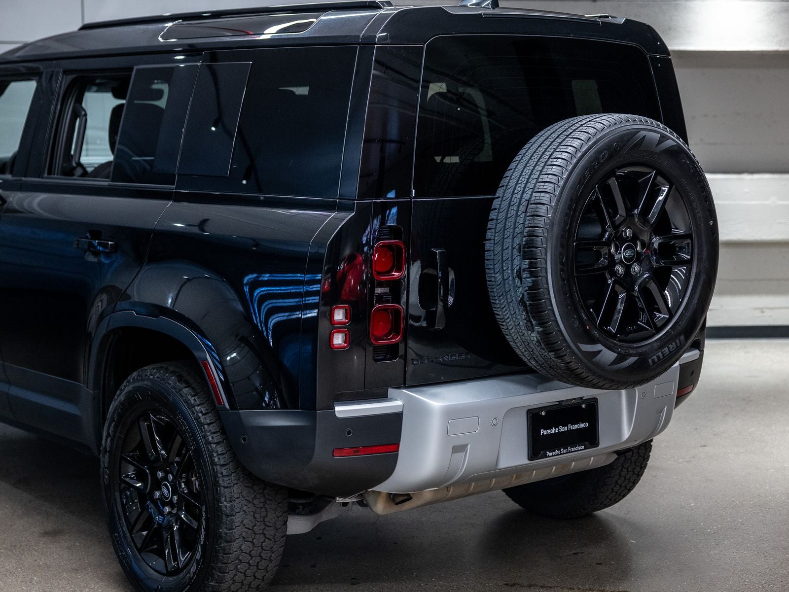 2025 Land Rover Defender 110 S