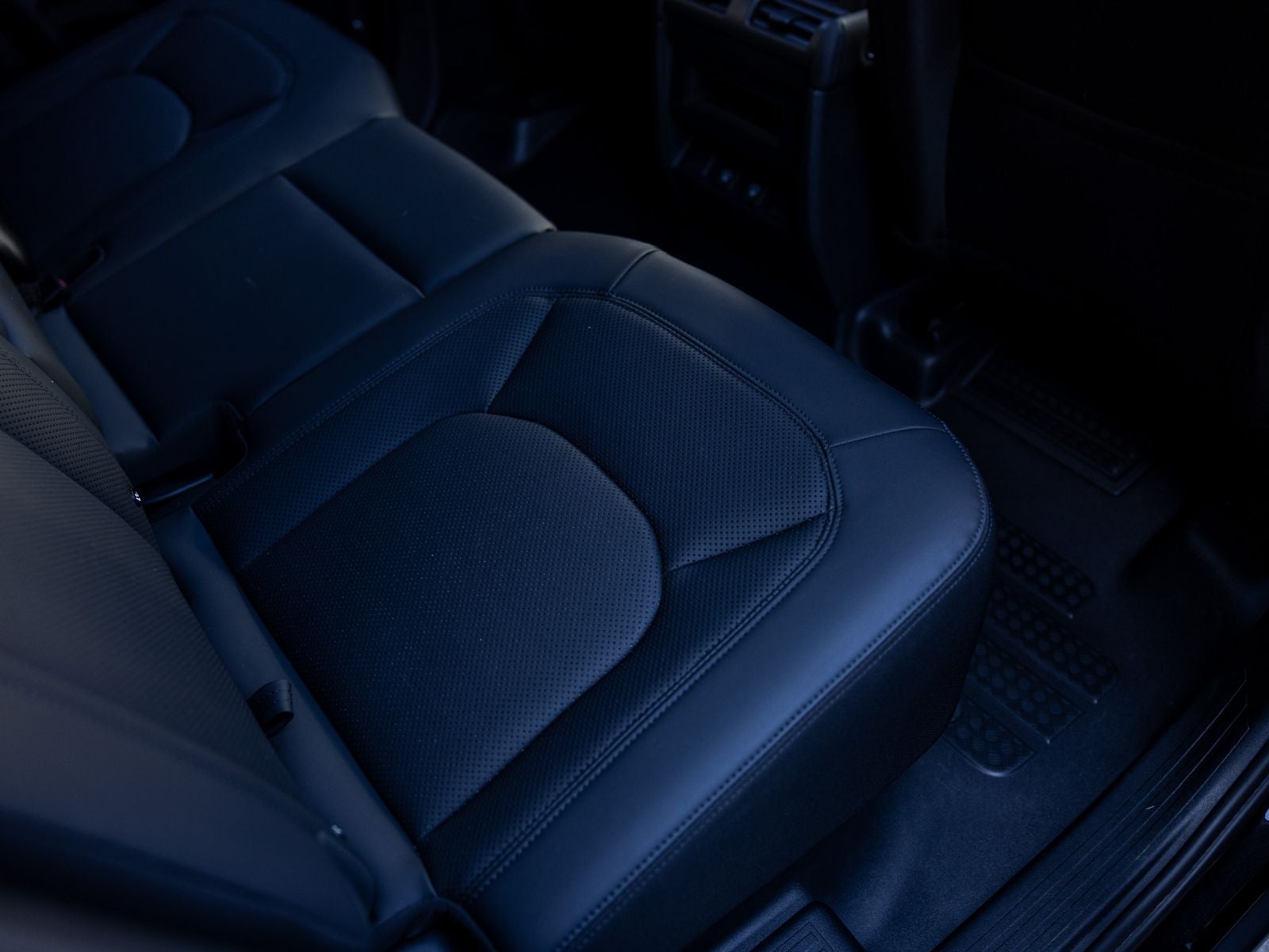 2025 Land Rover Defender 110 S