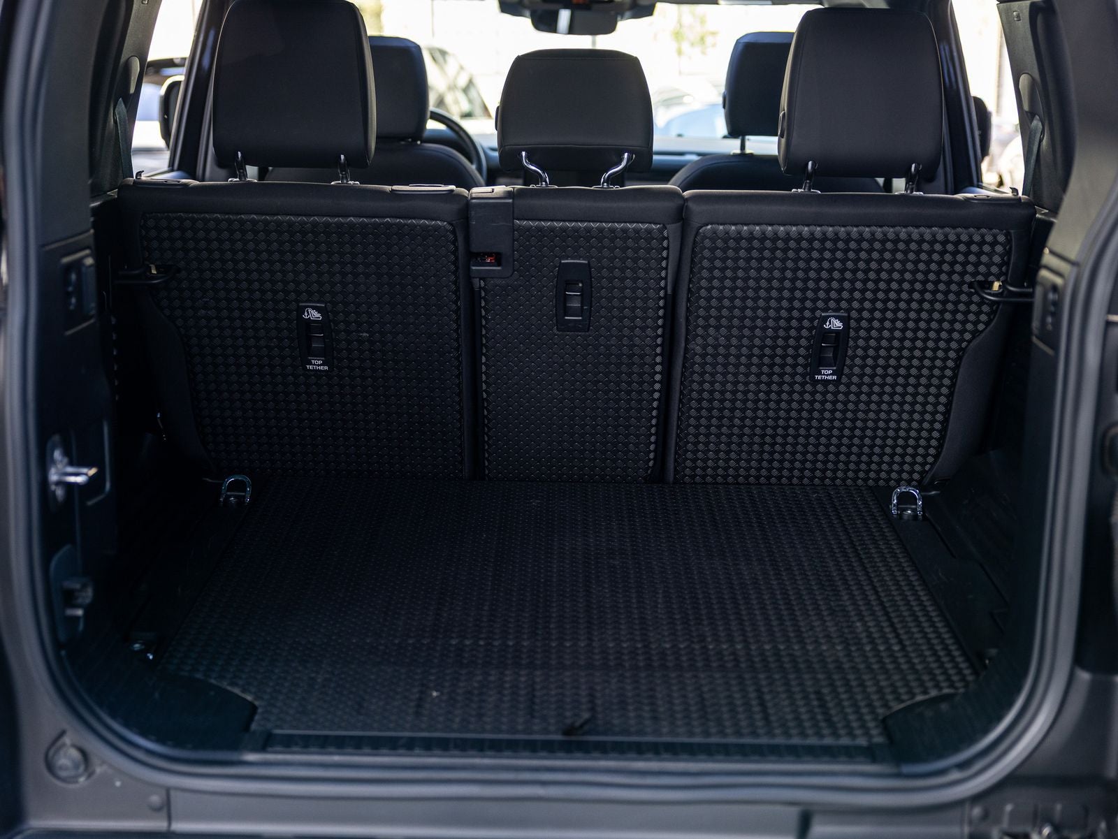 2025 Land Rover Defender 110 S