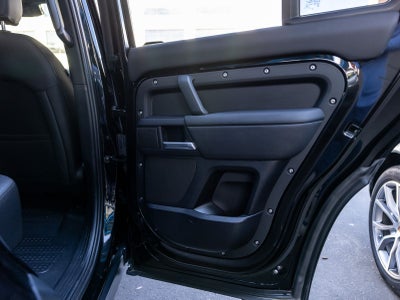 2025 Land Rover Defender 110 S