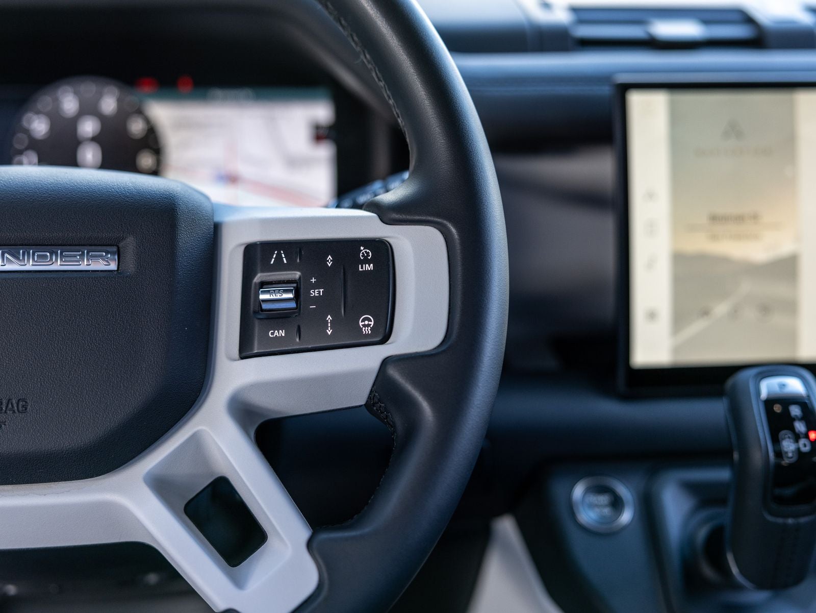 2025 Land Rover Defender 110 S