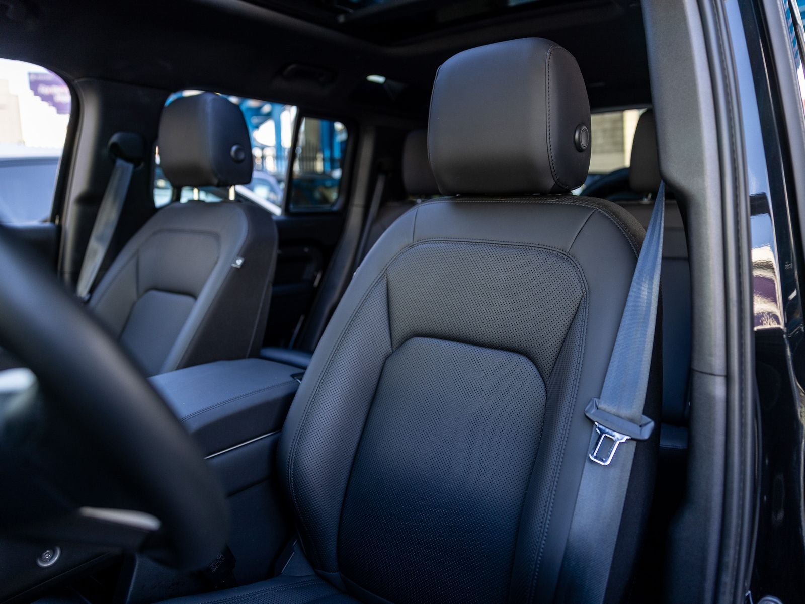2025 Land Rover Defender 110 S