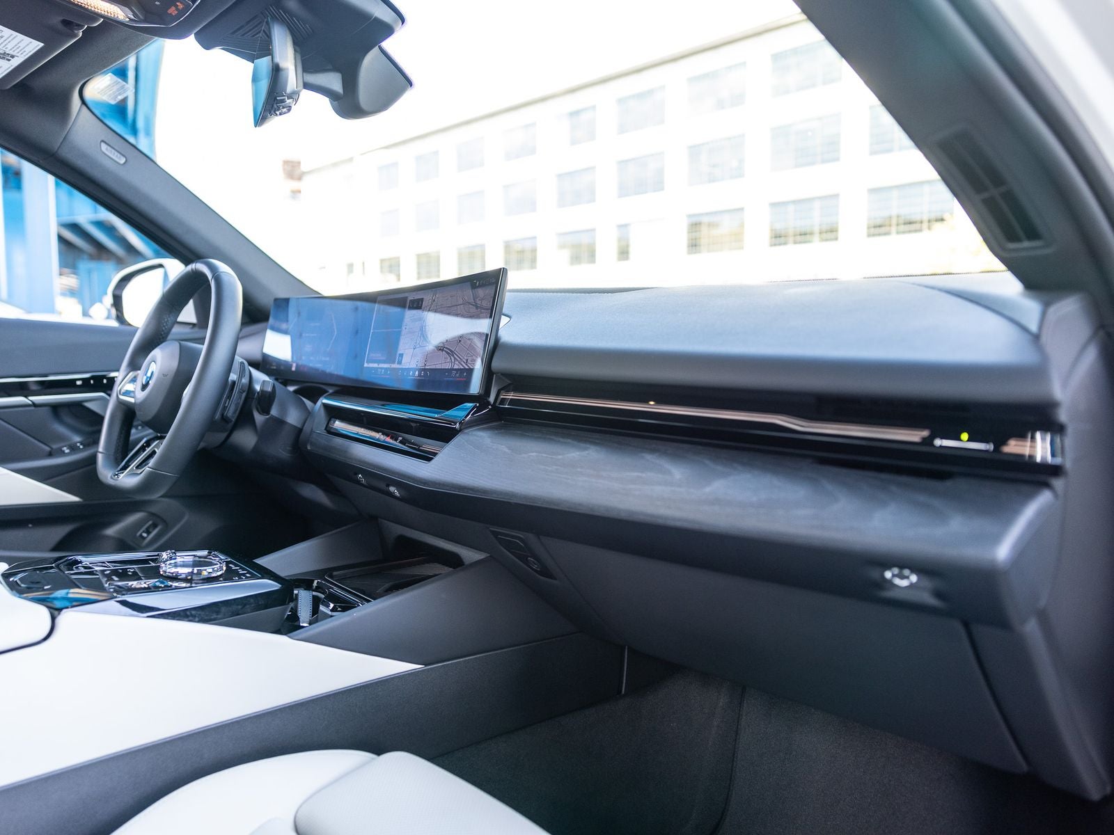 2024 BMW 5 Series 530i