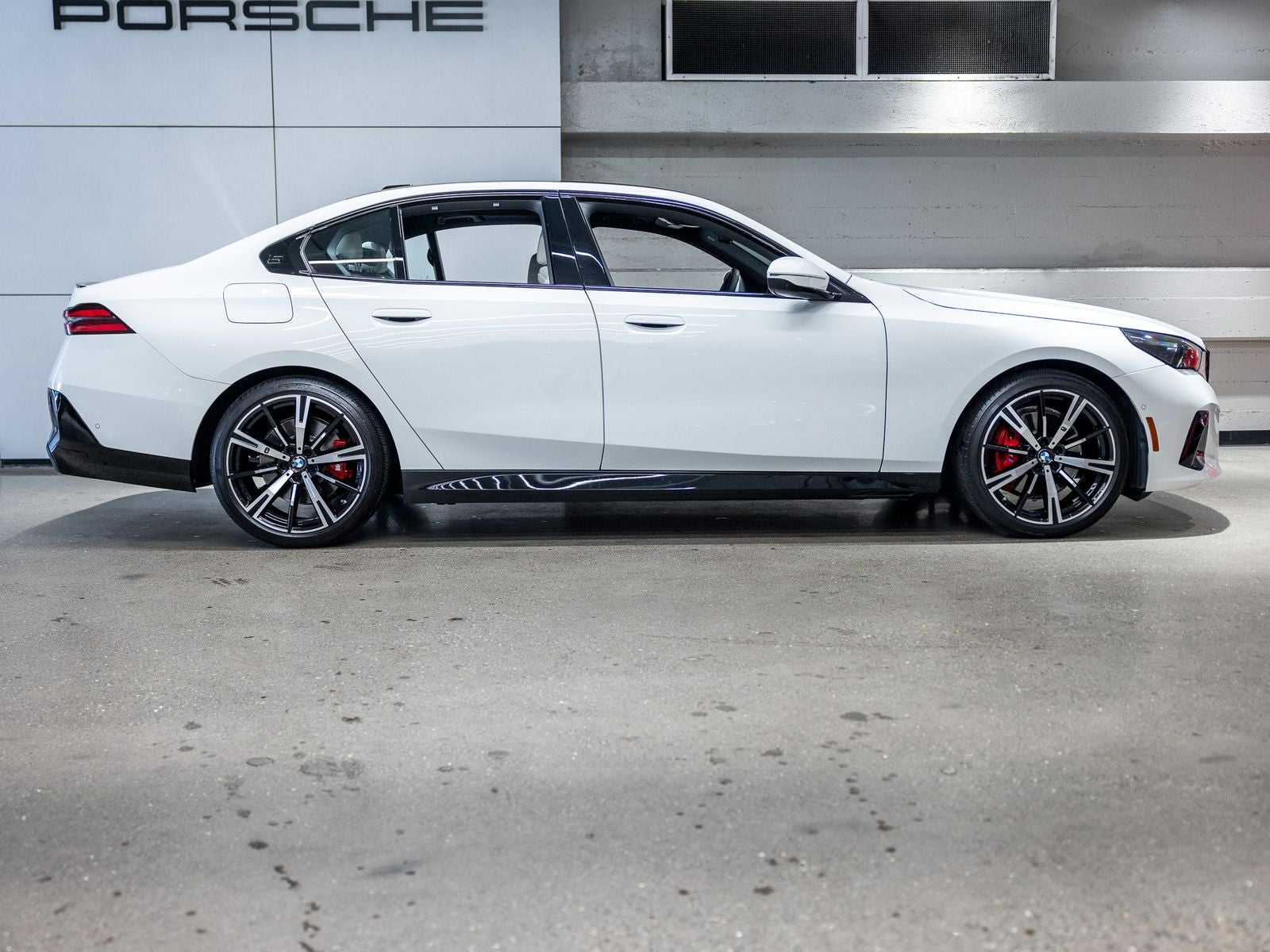 2024 BMW 5 Series 530i