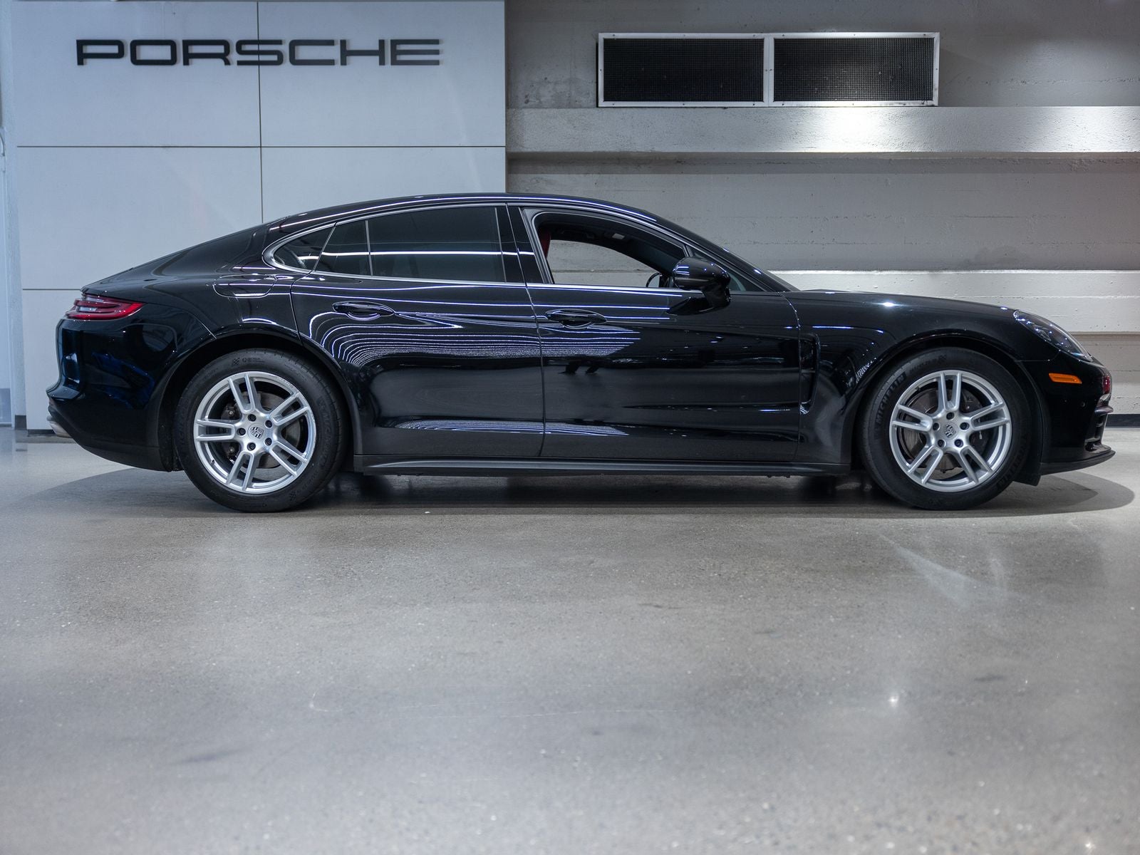 2020 Porsche Panamera Panamera