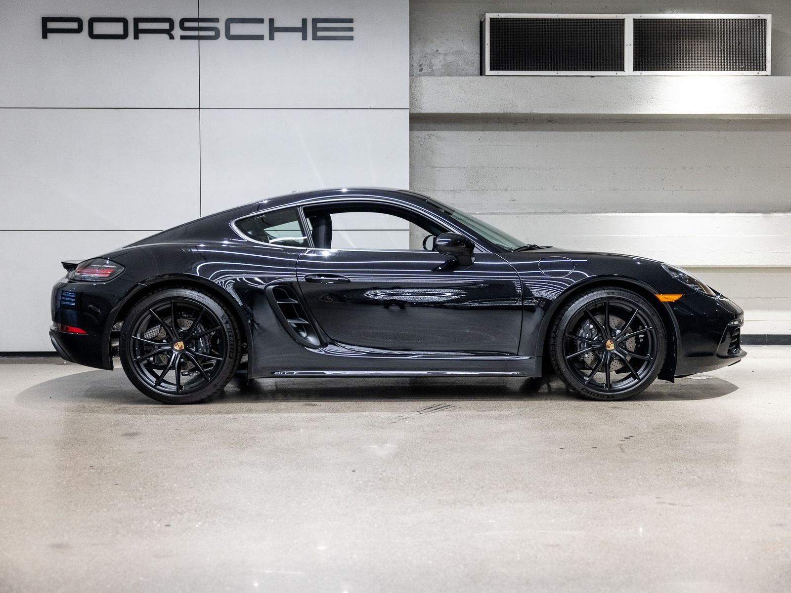 2025 Porsche 718 Cayman