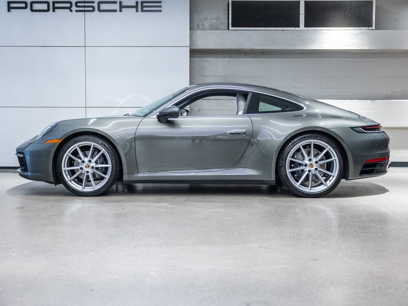 2024 Porsche 911 Carrera