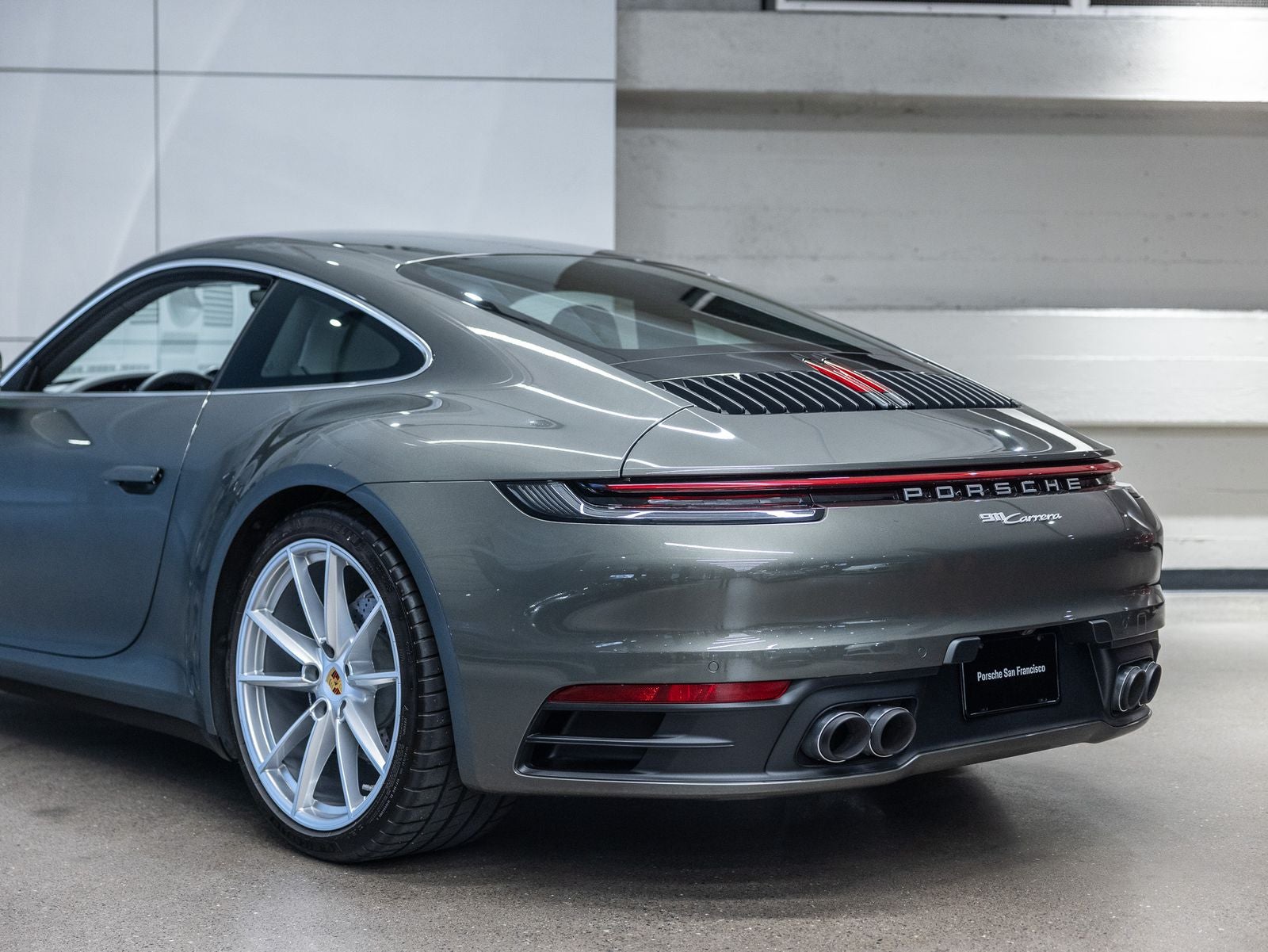 2024 Porsche 911 Carrera