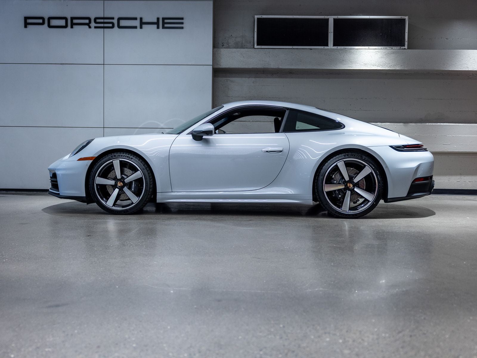 2026 Porsche 911 Carrera