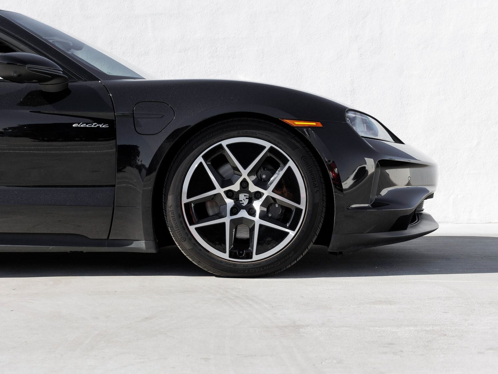 2025 Porsche Taycan Base