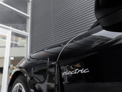2025 Porsche Taycan Base