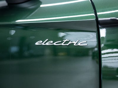 2026 Porsche Taycan 4