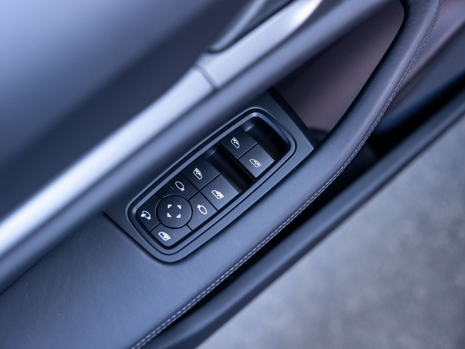 2026 Porsche Taycan 4