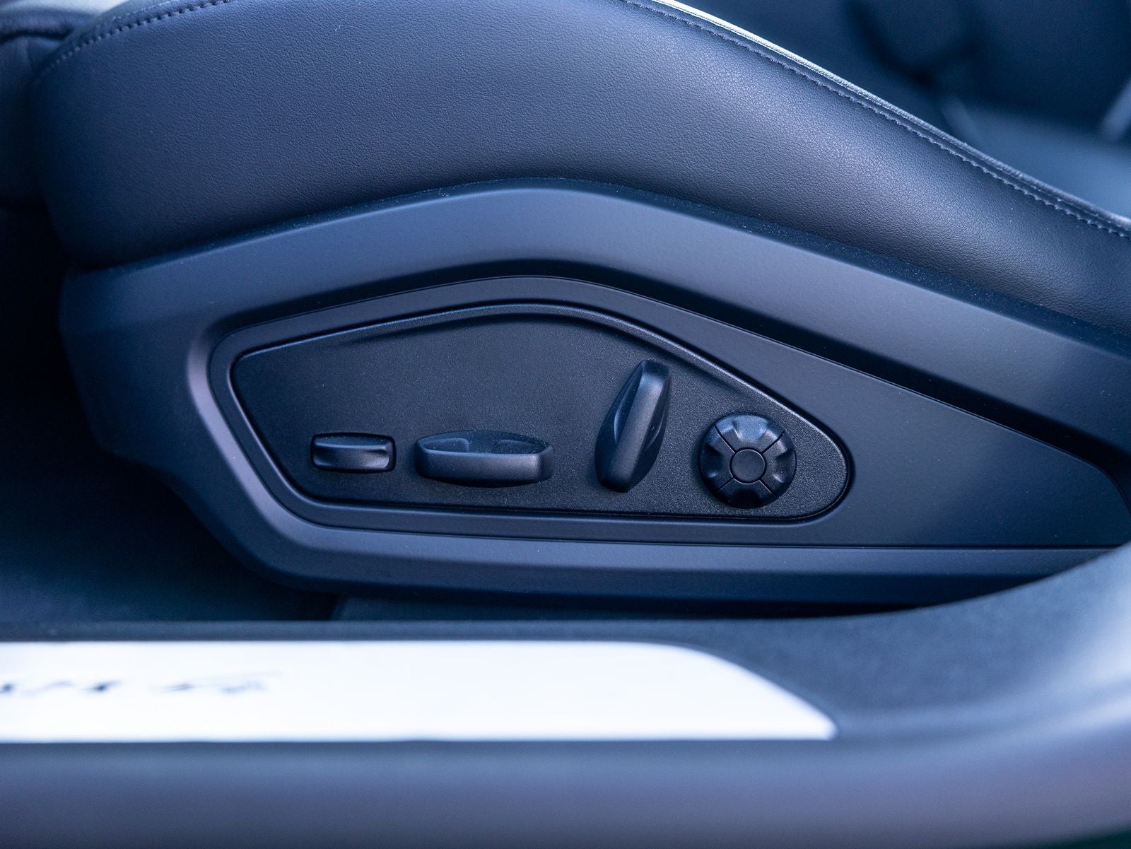 2026 Porsche Taycan 4