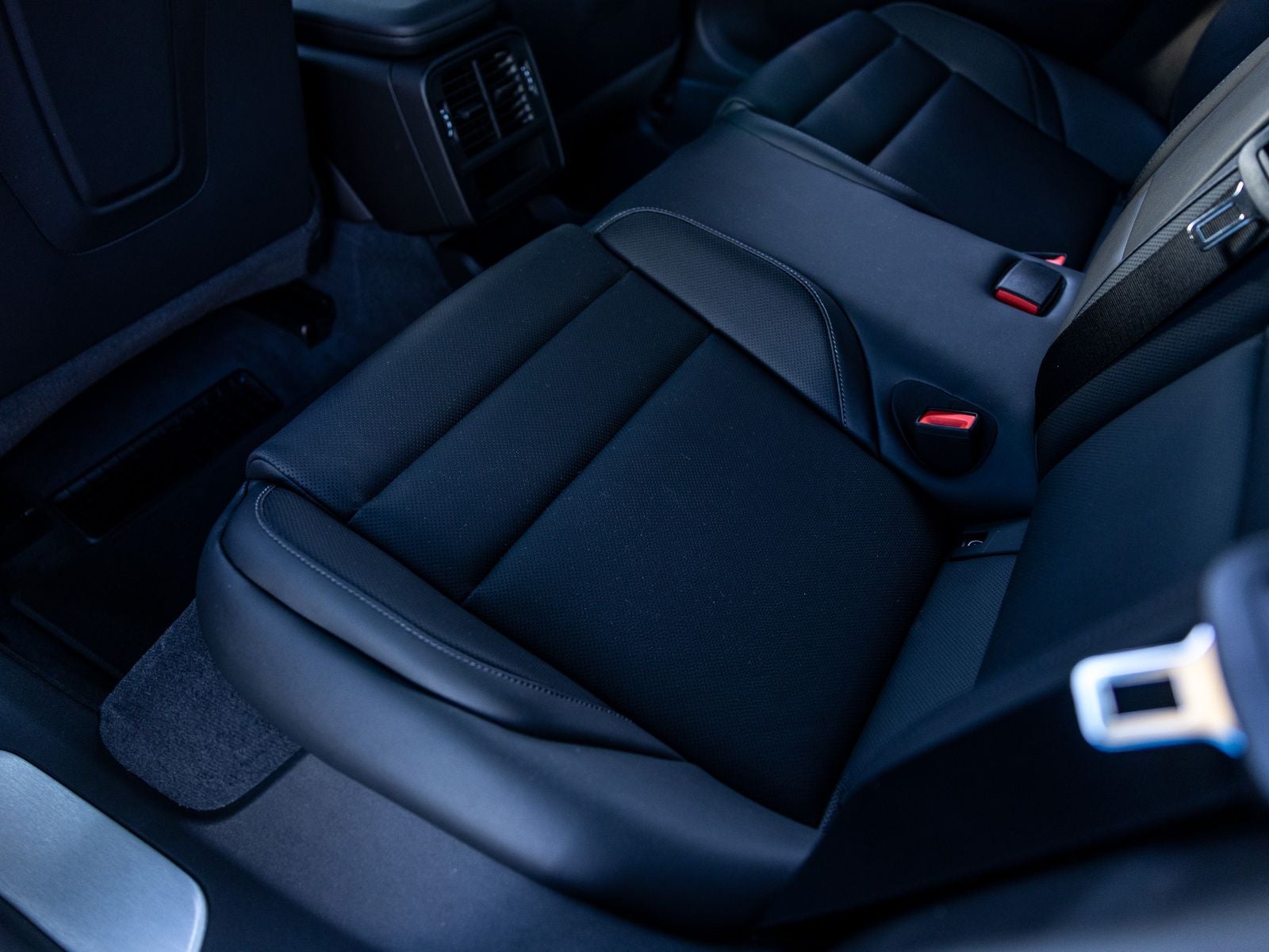 2026 Porsche Taycan 4