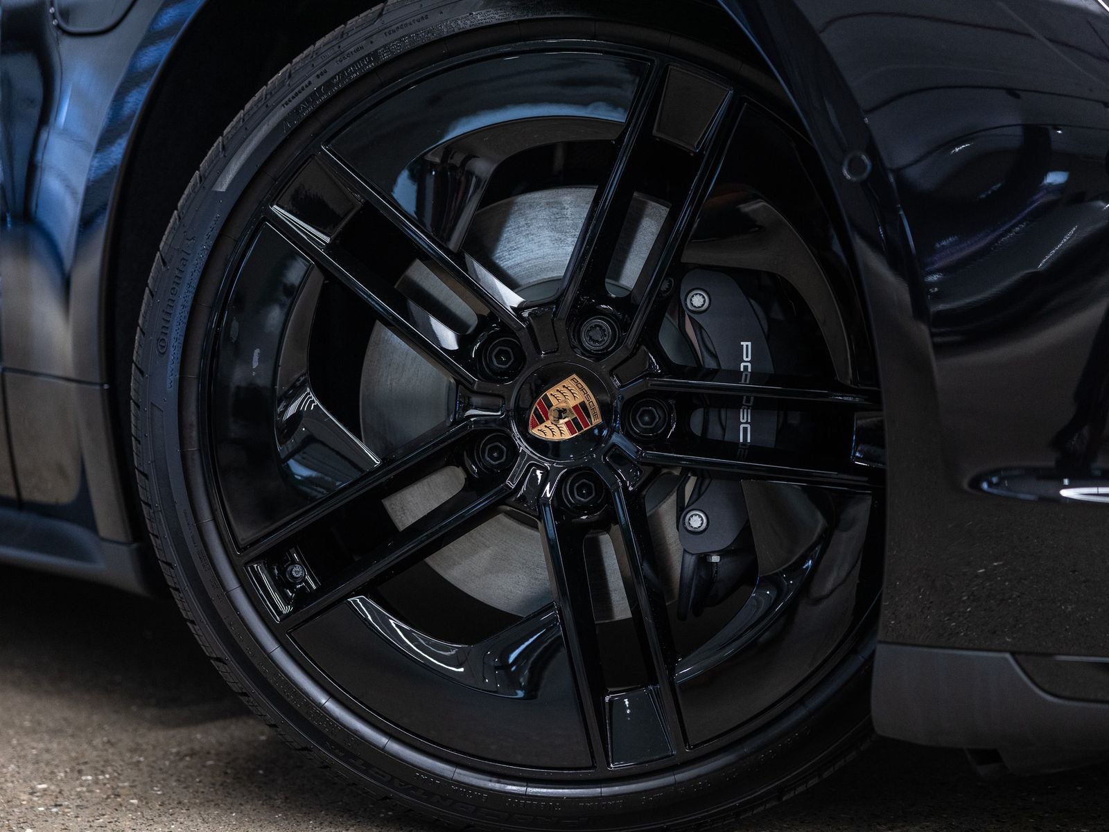 2026 Porsche Taycan Taycan Black Edition