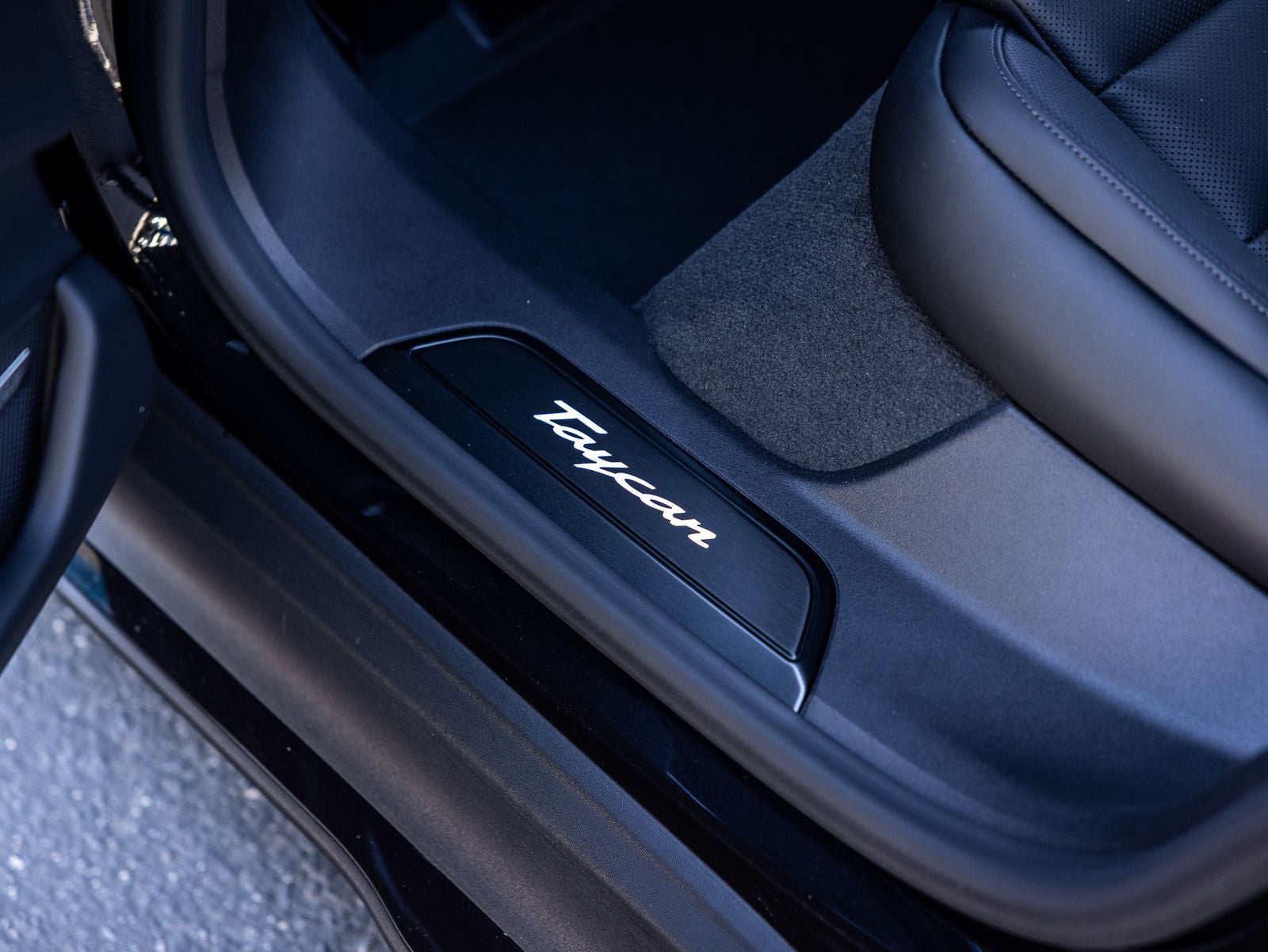 2026 Porsche Taycan Taycan Black Edition