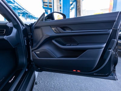 2026 Porsche Taycan Taycan Black Edition