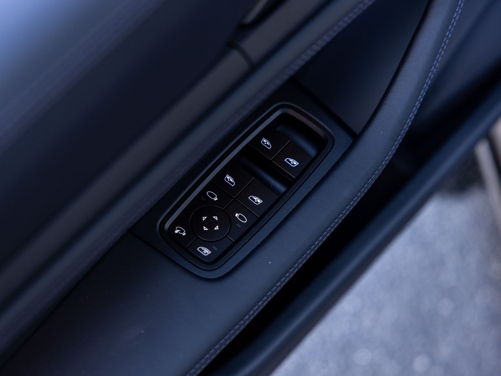 2026 Porsche Taycan Taycan Black Edition