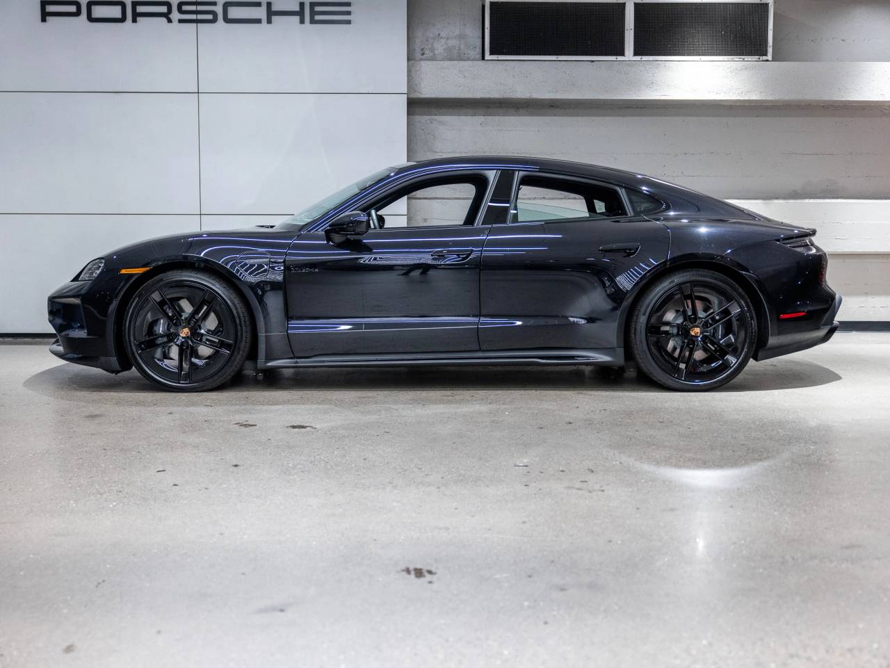 2026 Porsche Taycan Taycan Black Edition