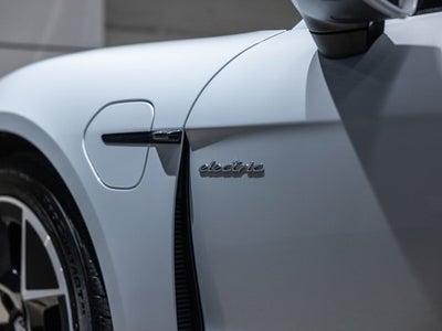 2025 Porsche Taycan Taycan