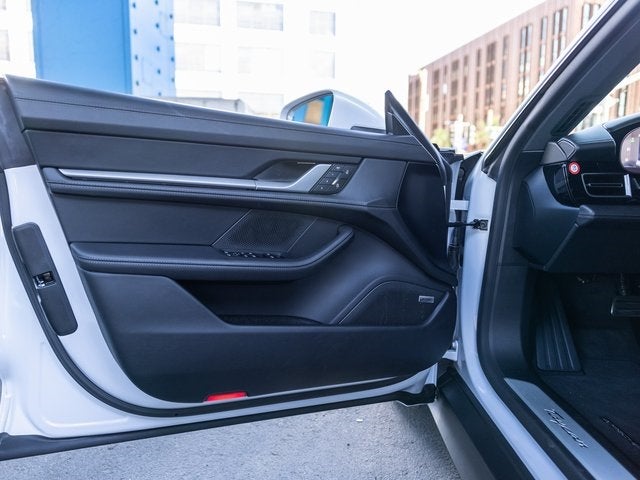 2025 Porsche Taycan Taycan