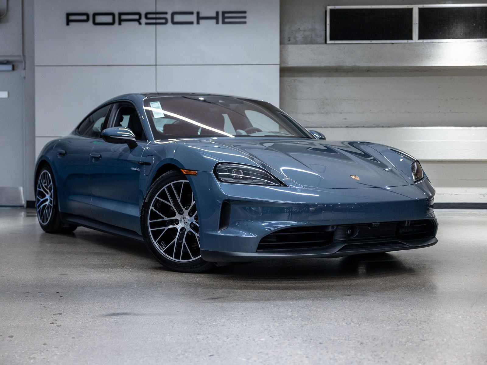 2025 Porsche Taycan Base - Photo 14