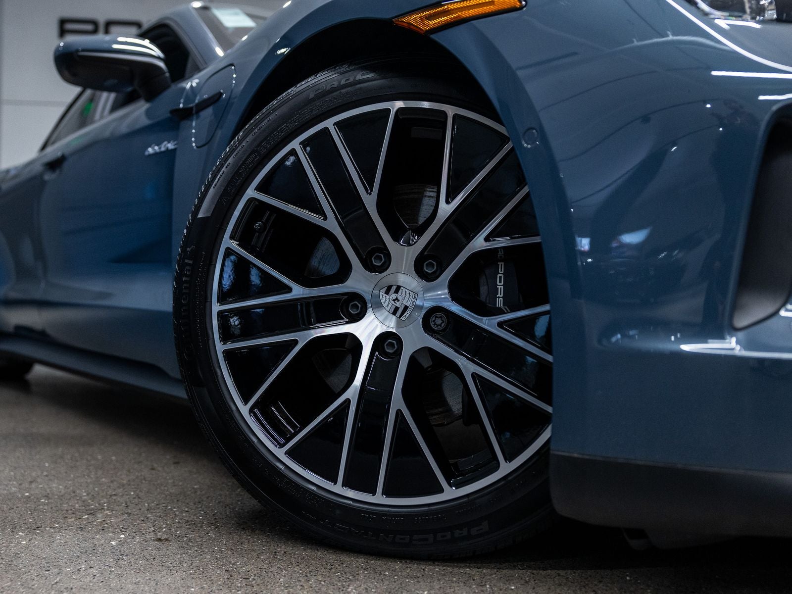 2025 Porsche Taycan Base - Photo 18
