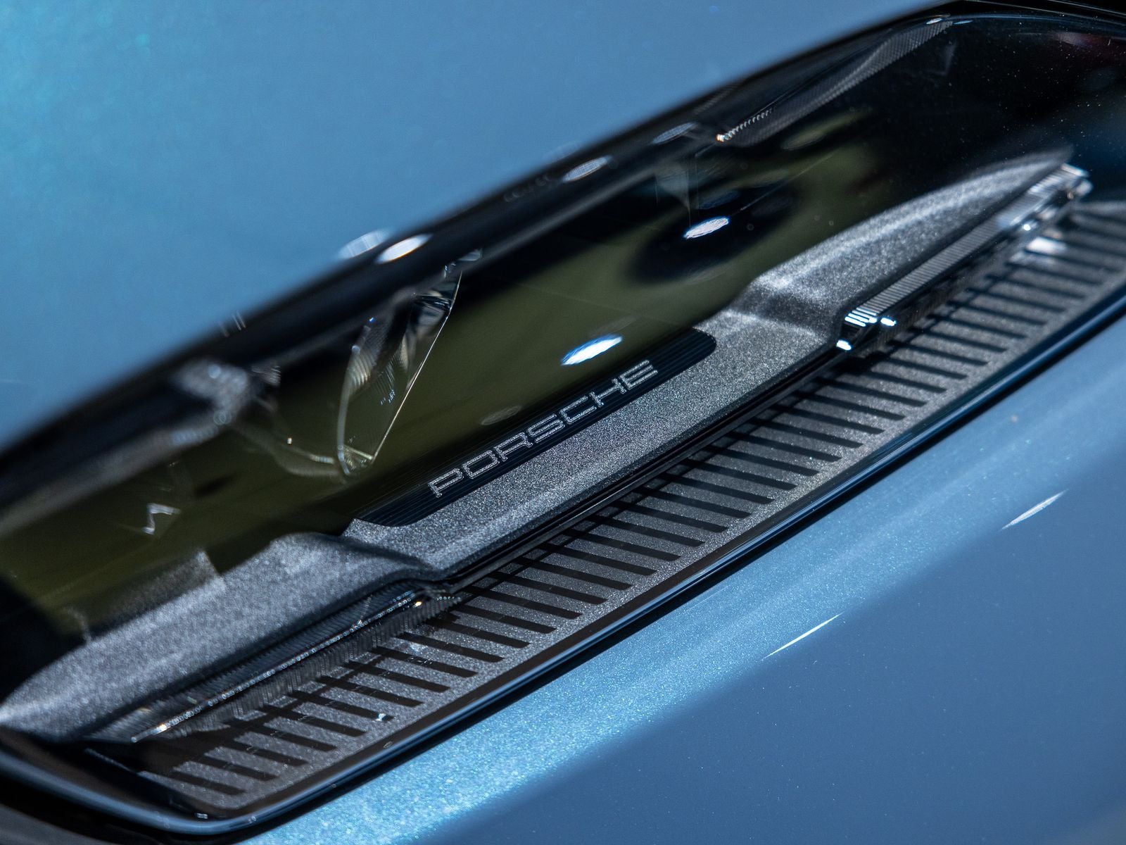 2025 Porsche Taycan Base - Photo 23