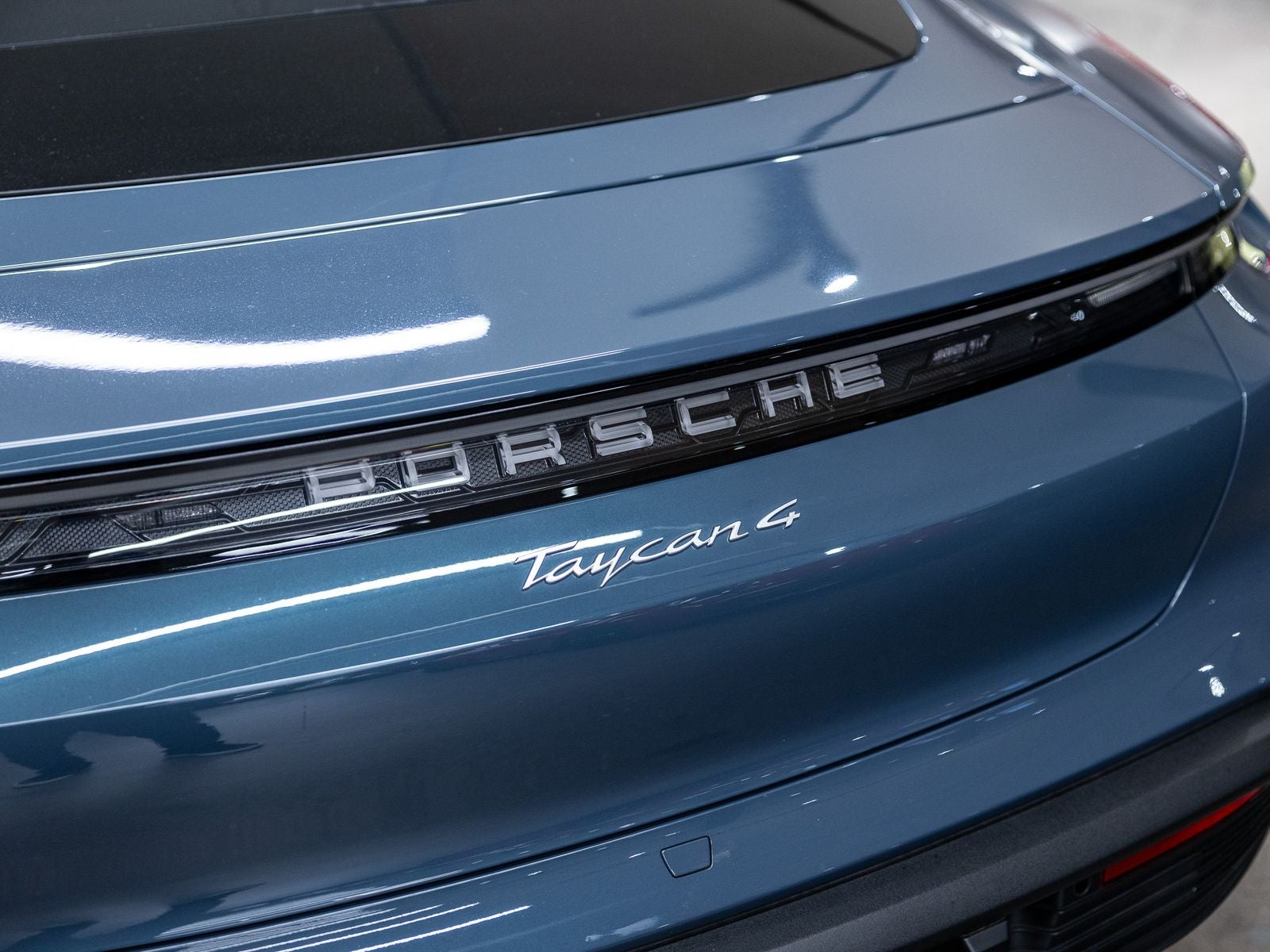 2025 Porsche Taycan Base - Photo 25