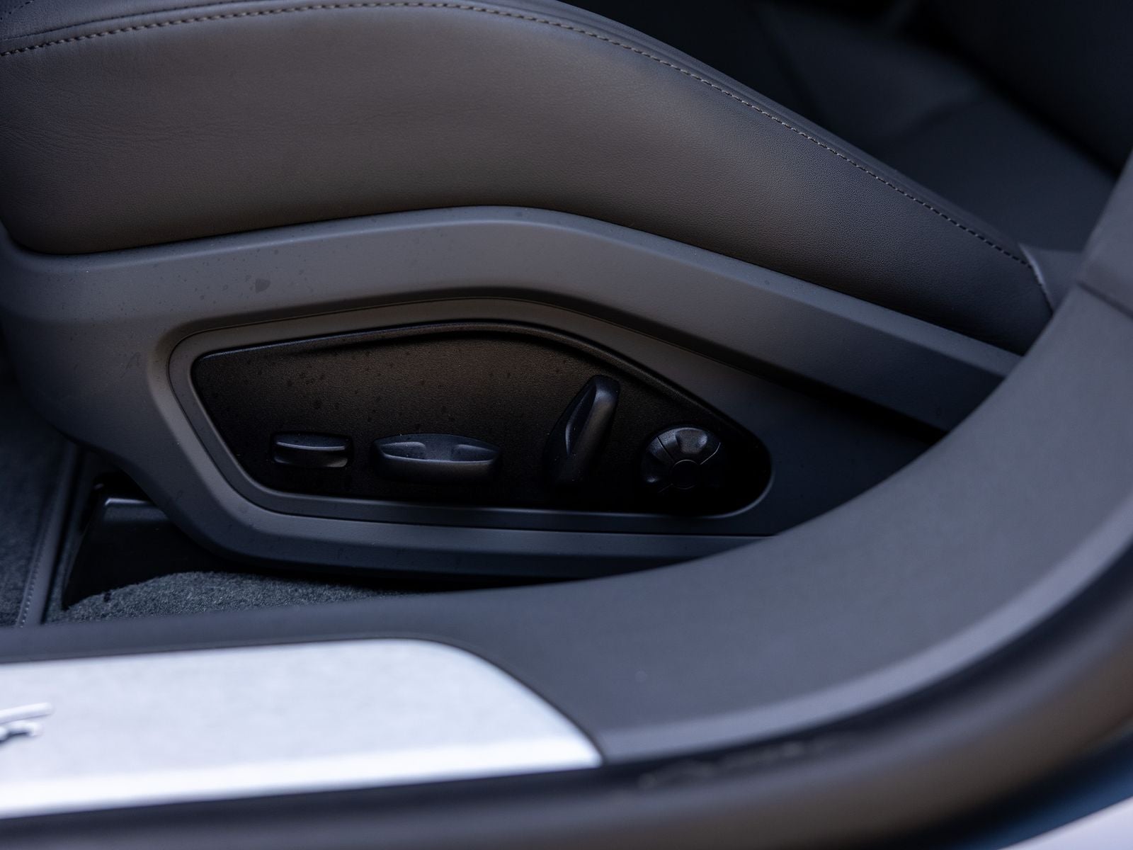2025 Porsche Taycan Base - Photo 49