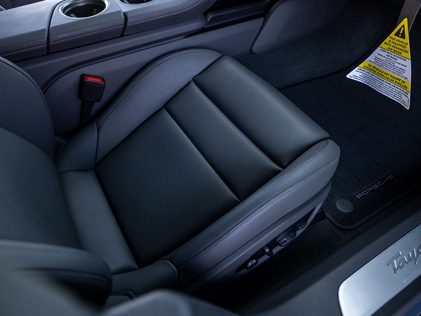 2025 Porsche Taycan Base - Photo 60