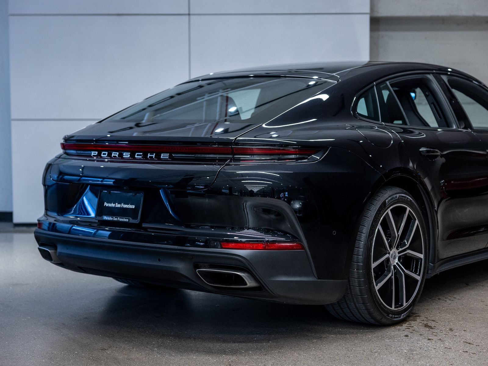 2025 Porsche Panamera Base