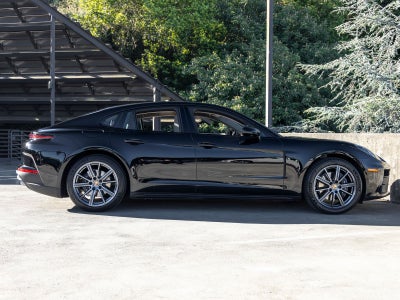 2025 Porsche Panamera Base