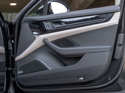 2025 Porsche Panamera Base