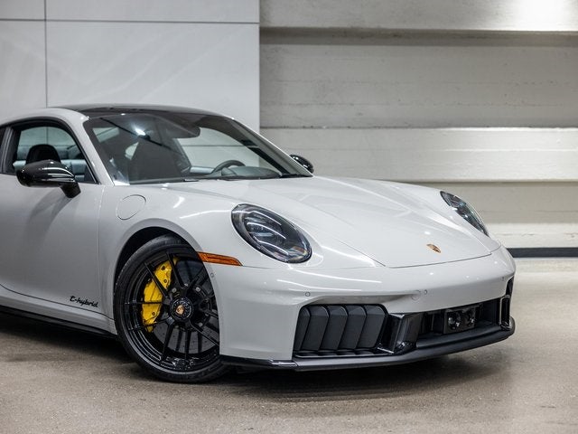 2025 Porsche 911 911 Carrera 4 GTS