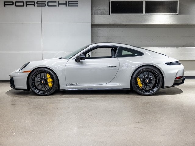 2025 Porsche 911 911 Carrera 4 GTS