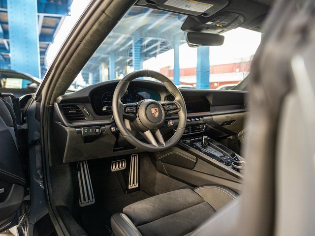 2025 Porsche 911 Carrera GTS