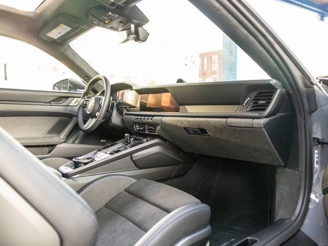 2025 Porsche 911 Carrera GTS