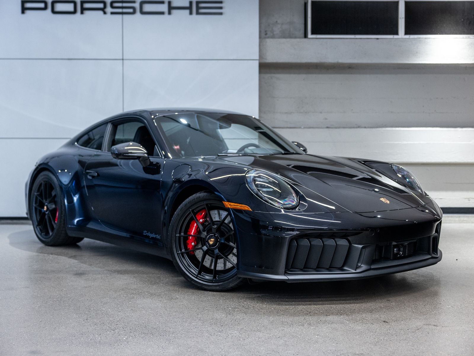2025 Porsche 911 Carrera 4 GTS