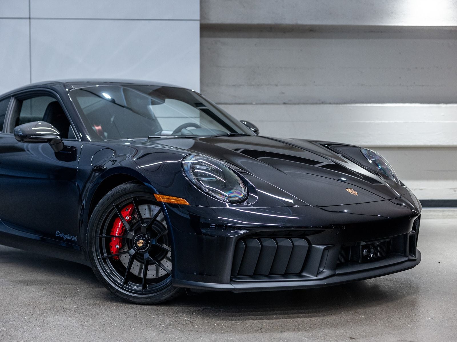2025 Porsche 911 Carrera 4 GTS