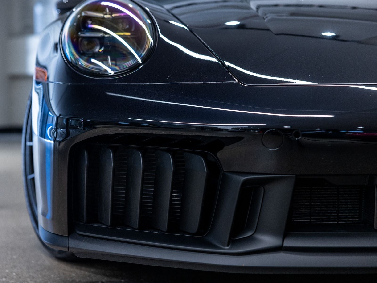 2025 Porsche 911 Carrera 4 GTS