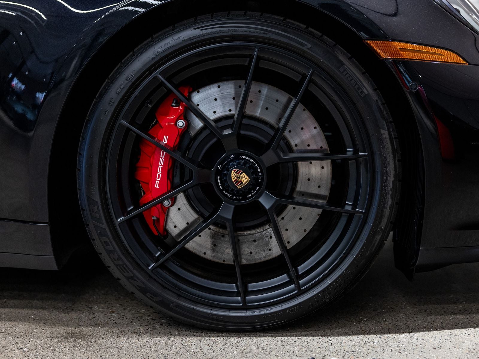 2025 Porsche 911 Carrera 4 GTS